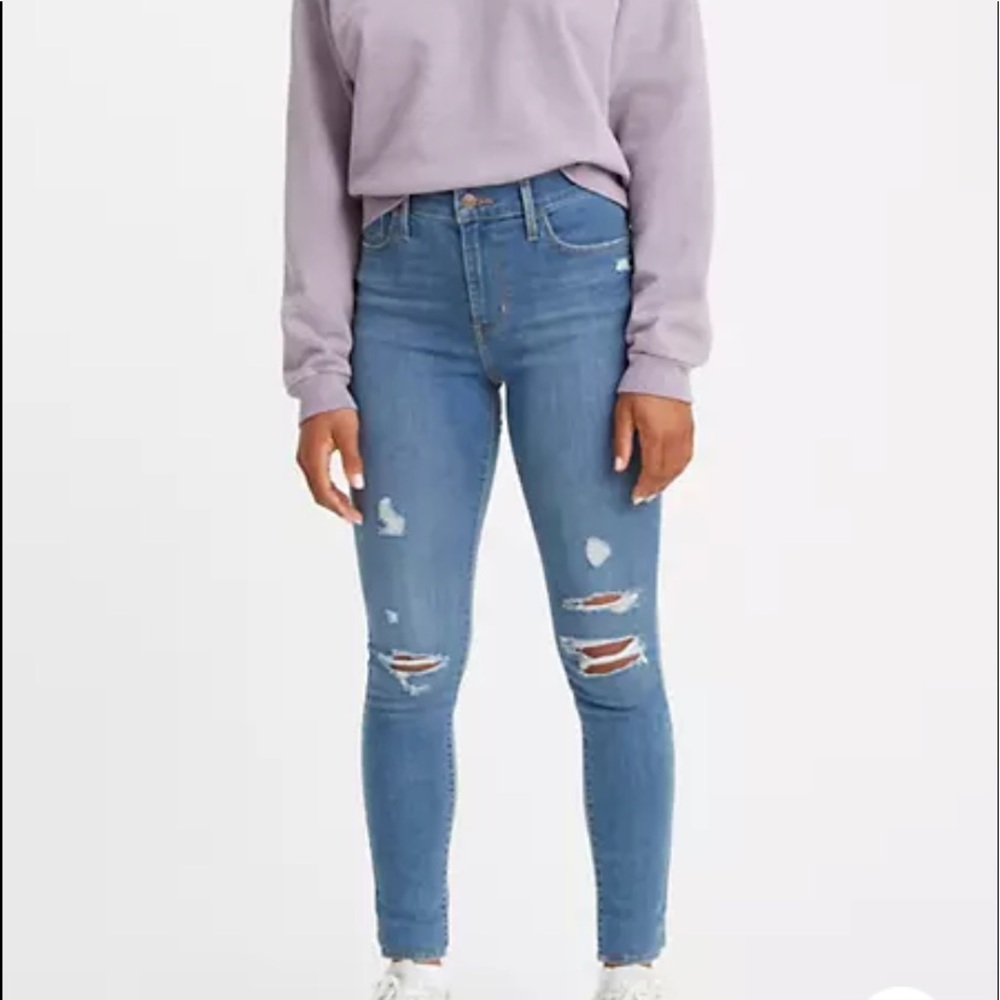 levi medium wash distressed high waisted skinny jeans